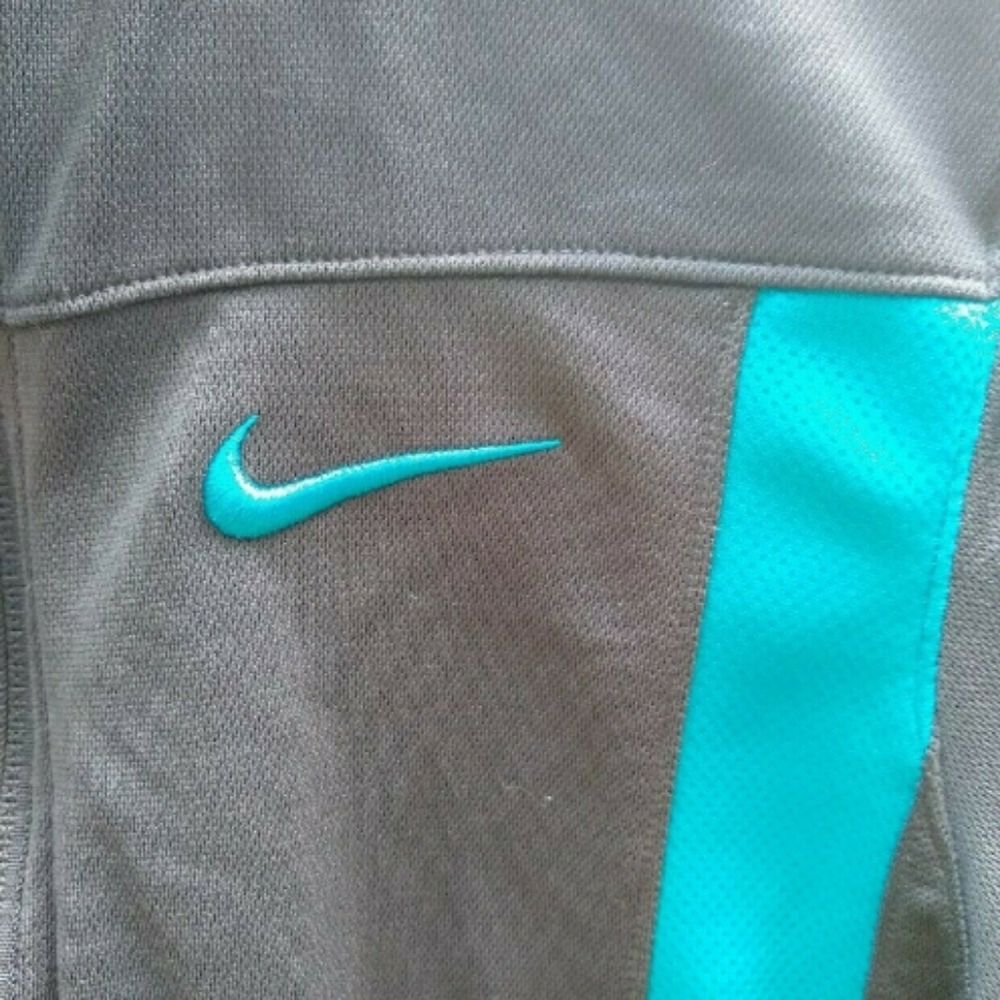 Nike Jacket - Picture 2 of 5